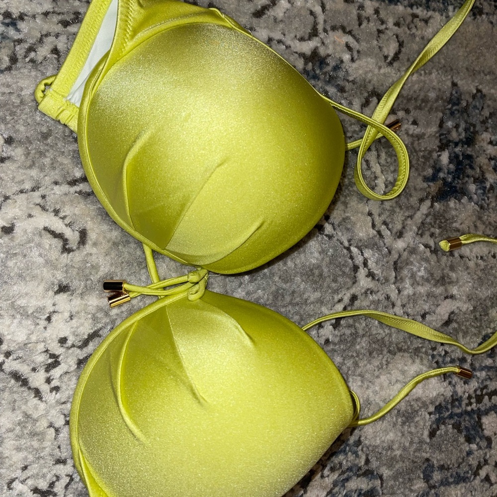 Victoria Secret halter bathing suit top NWOT.